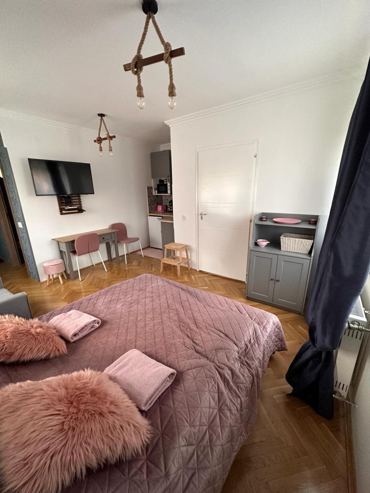 Berc Apartman Эгерсалок Экстерьер фото