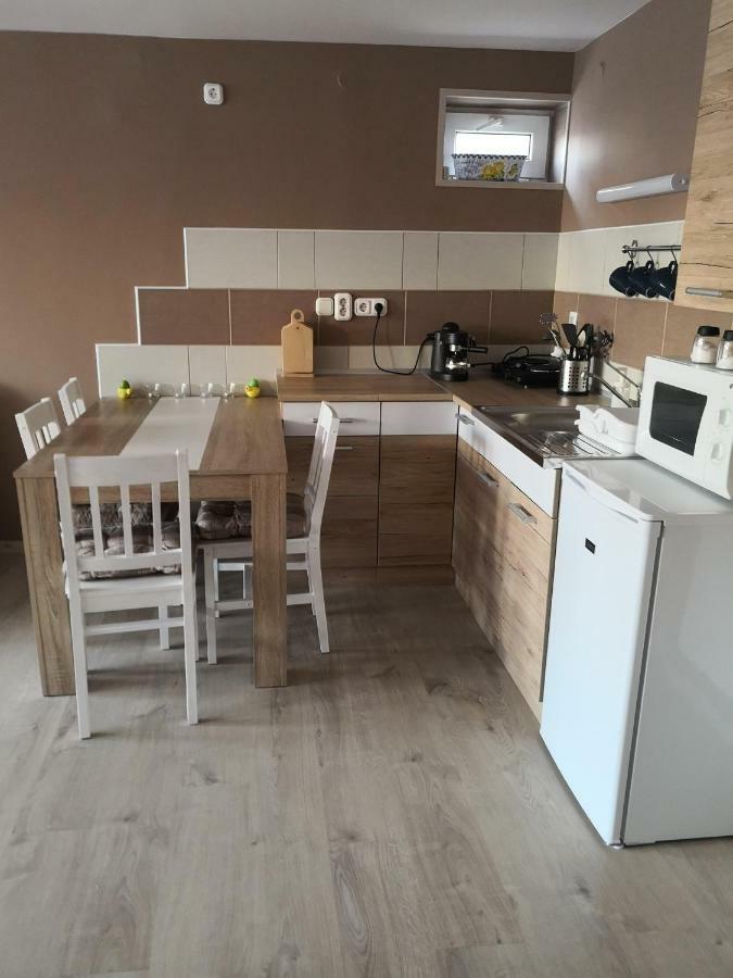 Апартаменты Berc Apartman Эгерсалок Экстерьер фото